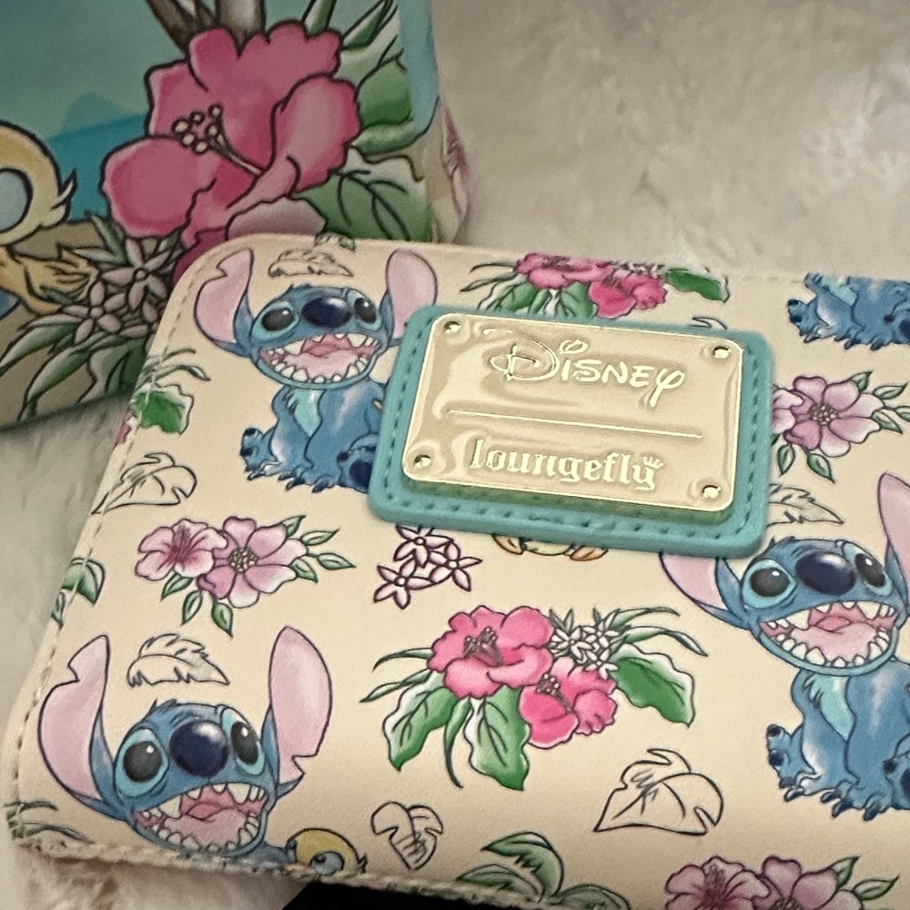 Loungefly Disney Stitch Floral with ducks Backpack and Wallet - NWT - Picture 4 of 6